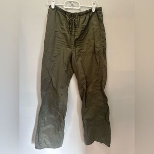 NWOT! Zara Women’s army green wide leg, Cargo pants with drawstrings. Size small